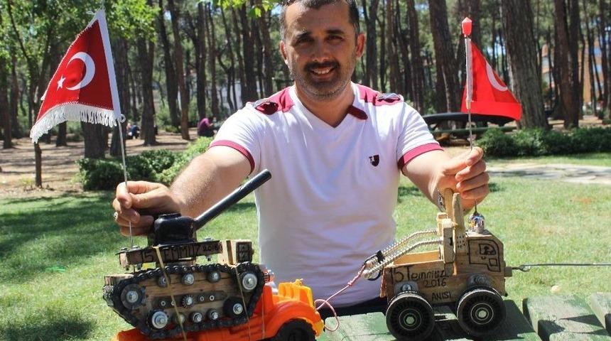 15 Temmuz Anısına &Ccedil;ocuğu İ&ccedil;in Oyuncak Yaptı