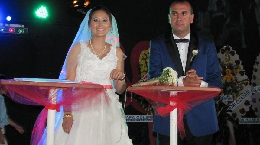 İl&ccedil;e Başkanı Turası Ailesinin Mutlu G&uuml;n&uuml;