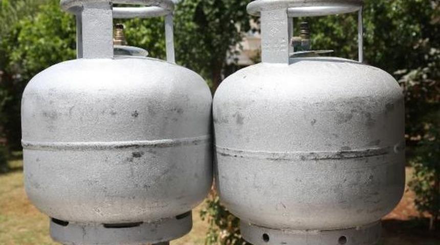 Antalya'da Tc Numarasını Vermeyene T&uuml;p Yok