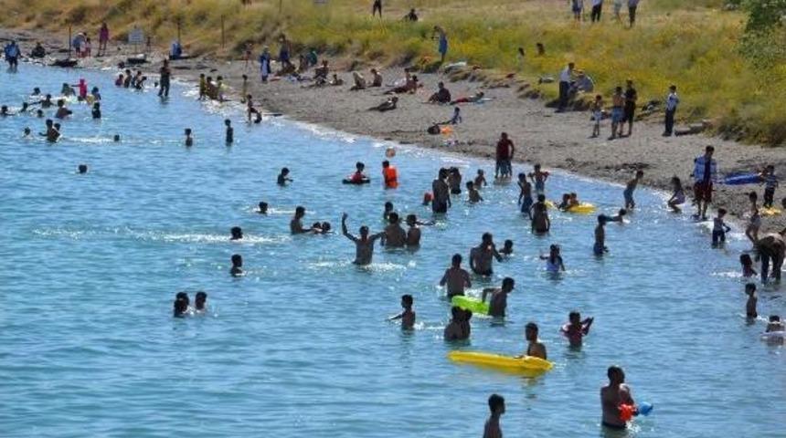 Burası; Adilcevaz Kıyıları