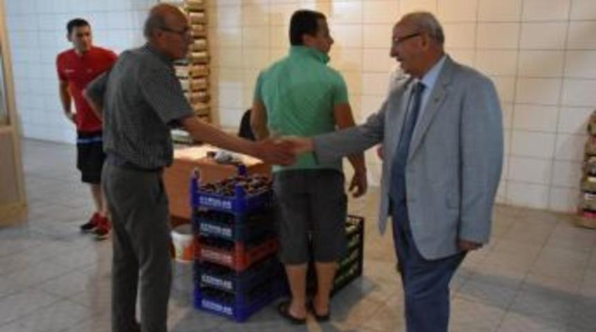 Toptancı Sebze Ve Meyve Halinde İnceleme