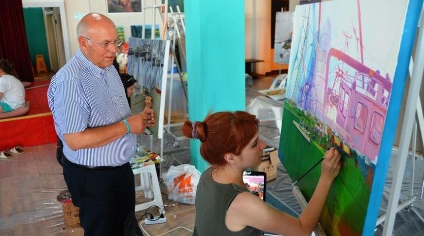 Başkan Eşkinat&rsquo;tan Sanat&ccedil;ılara Destek