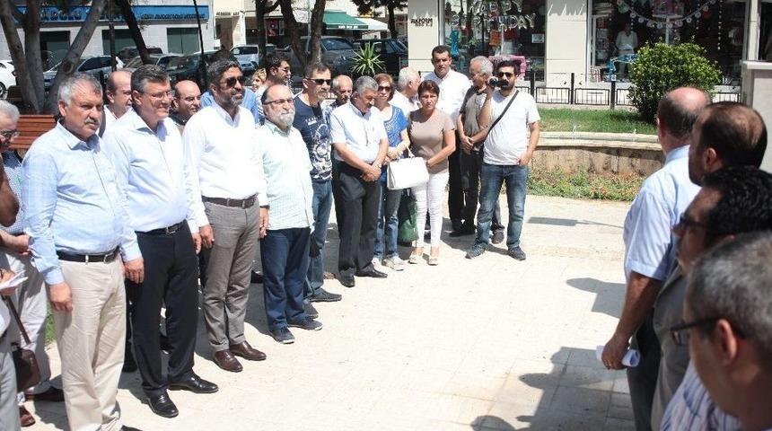 Gazeteciler Basın Anıtı&rsquo;na &Ccedil;elenk Bırakıp Meşale Yaktı