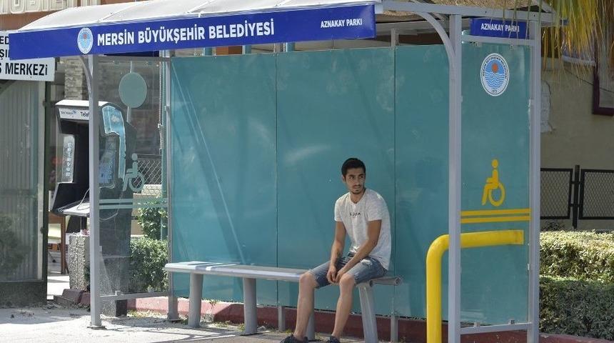 Mersin&rsquo;de Otob&uuml;s Durakları Yenileniyor