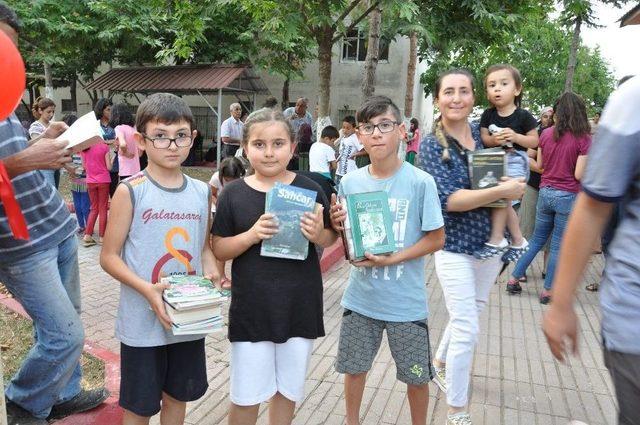 Mersinli Yazarlardan ’kitap Yolu’ Etkinliği