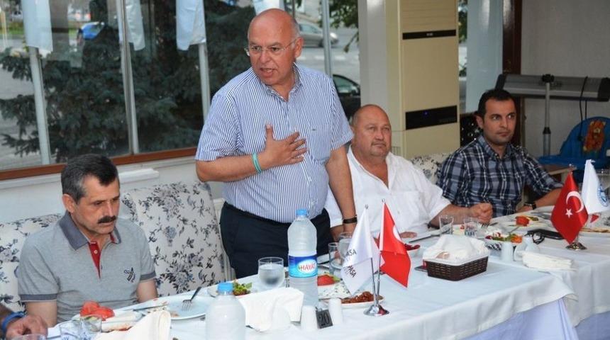 Başkan Eşkinat Yelken Kul&uuml;plerini Yemekte Ağırladı