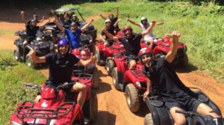 Altay'da Y&uuml;zler G&uuml;l&uuml;yor