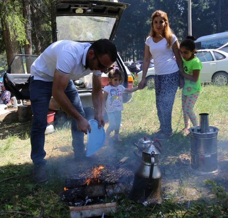 Sıcaktan Bunalan Vatandaşlar Yaylaya Akın Etti G2