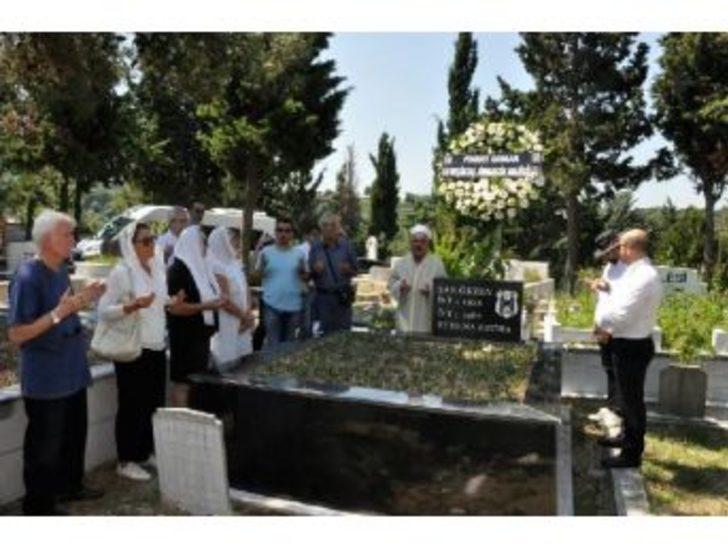 Beşiktaş'ın Eski Yöneticisi Şan Ökten Vefatının 30'uncu Yılında Mezarı Başındı Anıldı