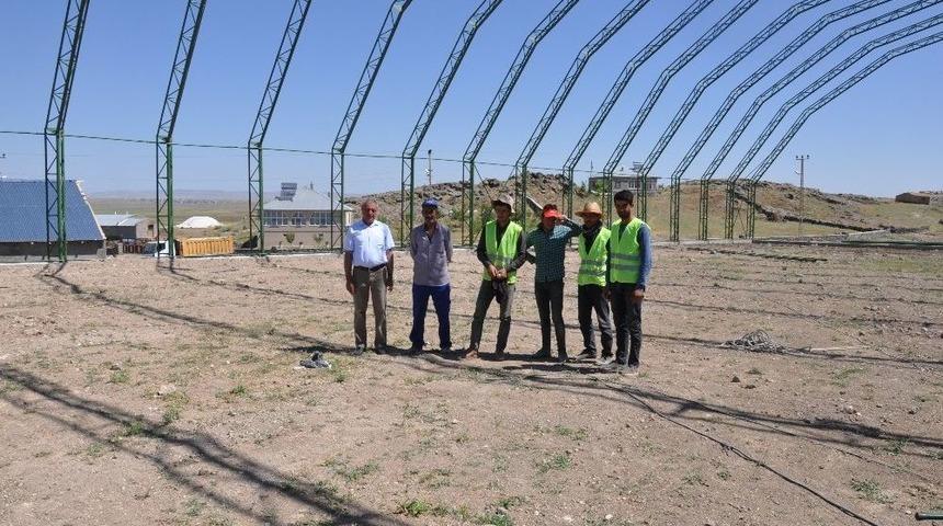 Elmakaya Beldesinde Halı Saha Yapımı