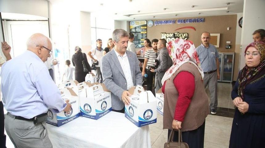 Şahibey&rsquo;den Vatandaşlara Et Yardımı