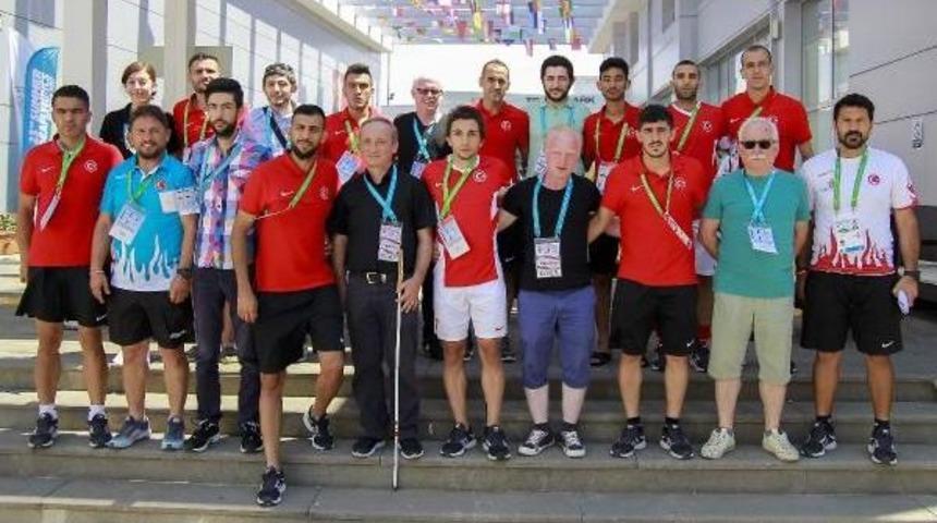 G&ouml;rme Engelli Sporculardan Işitme Engelli Sporculara Destek