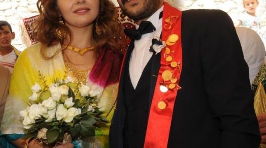 &Uuml;niversitede Tanıştılar, 2 G&uuml;n 2 Gece S&uuml;ren D&uuml;ğ&uuml;nle Evlendiler