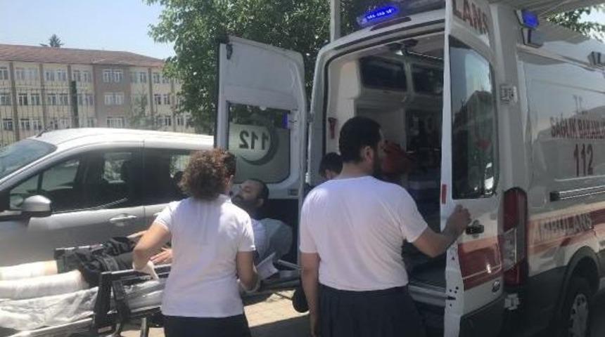 T&uuml;fek Ateş Aldı: 2 Yaralı