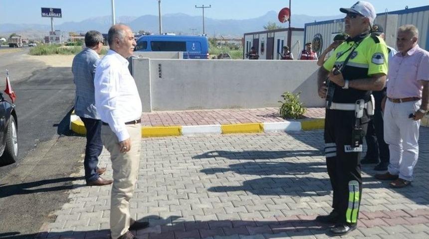 Vali Karahan Yol Denetim Noktasını Denetledi