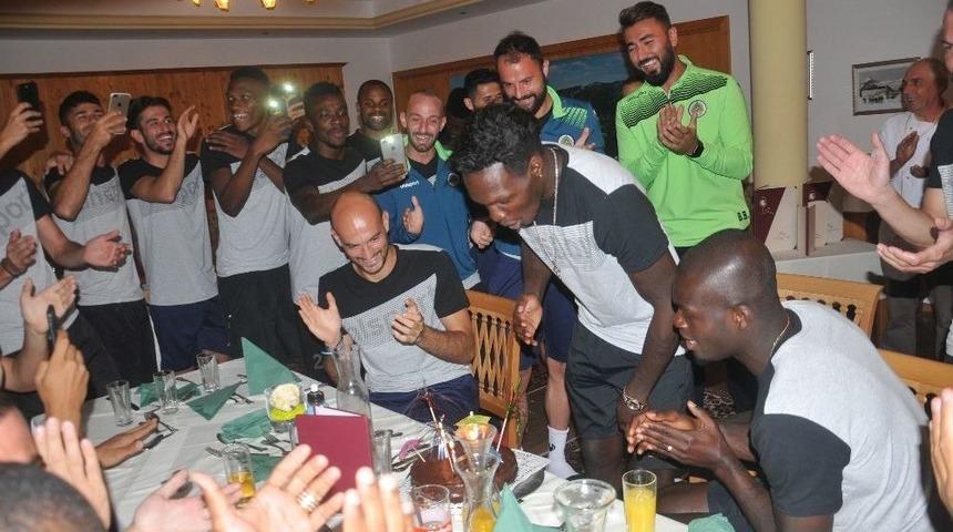 N&rsquo;sakala&rsquo;ya Doğum G&uuml;n&uuml; S&uuml;rprizi