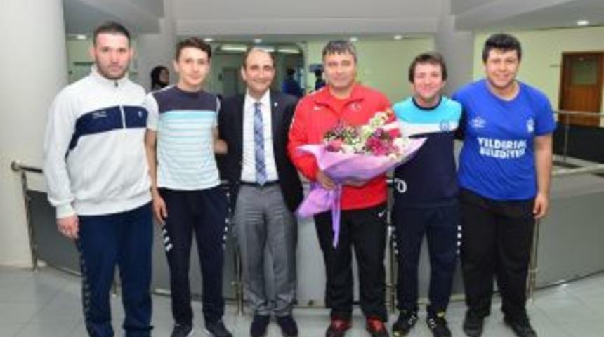 Yıldırım&rsquo;a Halterde Bir Madalya Daha