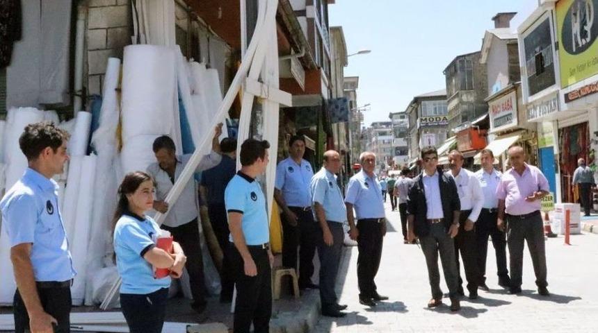 Zabıtadan Kaldırım İşgali Denetimi