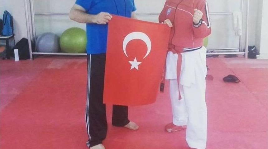 Nur İlayda Polat, Sakarya&rsquo;dan Birincilik Madalyası İle D&ouml;nd&uuml;