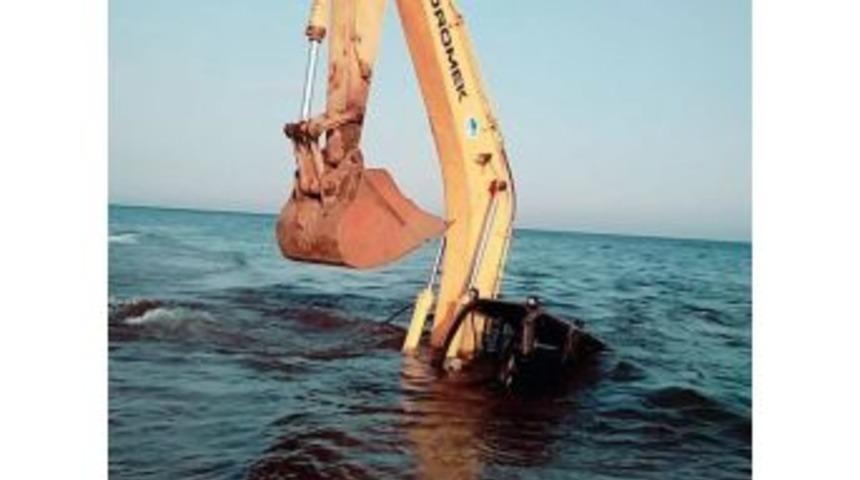 Denize Giren Kep&ccedil;e Battı