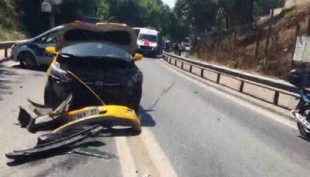 Beylerbeyi Tüneli'nde Halk Otobüsü 9 Otomobile Çarptıktan Sonra Durabildi; 11 Yaralı (1)