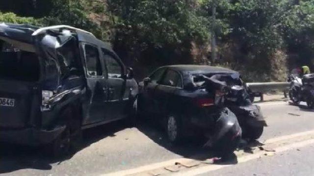 Beylerbeyi Tüneli'nde Halk Otobüsü 9 Otomobile Çarptıktan Sonra Durabildi; 11 Yaralı (1)