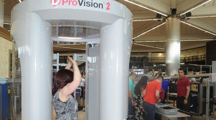 Atat&uuml;rk Havalimanında V&uuml;cut Tarayıcılar Kullanılmaya Başlandı