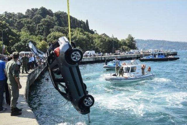 Fotoğraf//sarıyer'de Otomobil Denize Uçtu;1 Yaralı