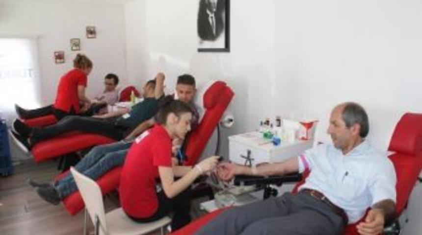 Osmaniye&rsquo;de Gazeteciler Kan Bağışladı