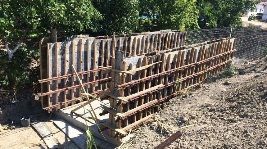 Erdelli Mahallesinde Dere Islah &Ccedil;alışması