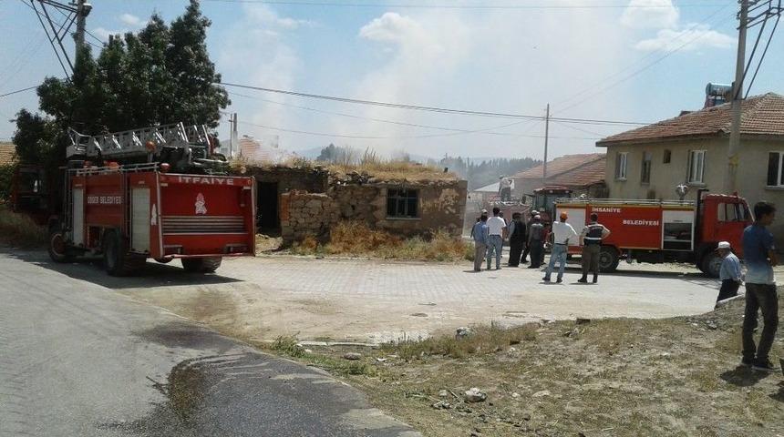 İhsaniye&rsquo;de Samanlık Yangını
