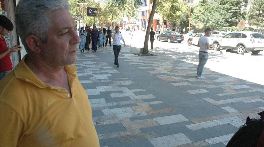 Trabzon Bulvarı&rsquo;nda Yayalar Ve Esnaf Nefes Aldı