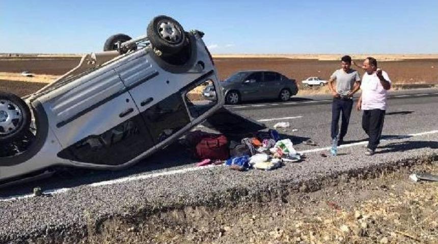 Siverek&rsquo;Te Ara&ccedil; Devrildi: 1 &Ouml;l&uuml;, 4 Yaralı