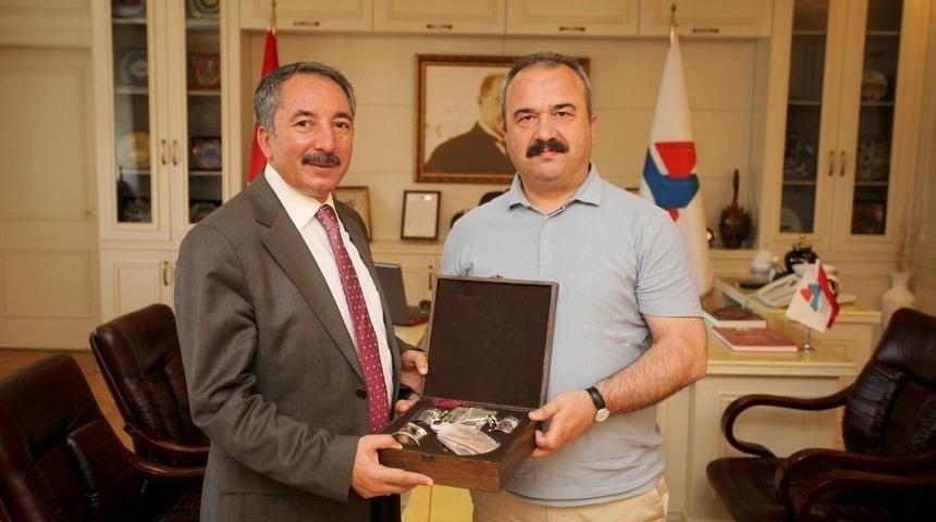 Giresun &Uuml;niversitesi Rekt&ouml;r&uuml; Coşkun&rsquo;dan Rekt&ouml;r Karabulut&rsquo;a Ziyaret