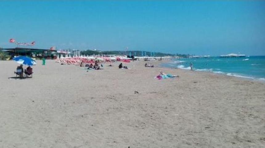 Side Plajında Ziftten Eser Kalmadı