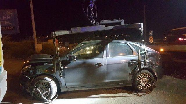 Zonguldak’ta Halk Otobüsü Otomobille Çarpıştı: 2 Yaralı