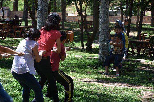 Yaz Kur’an Kursu Öğrencilerinin Piknik Keyfi