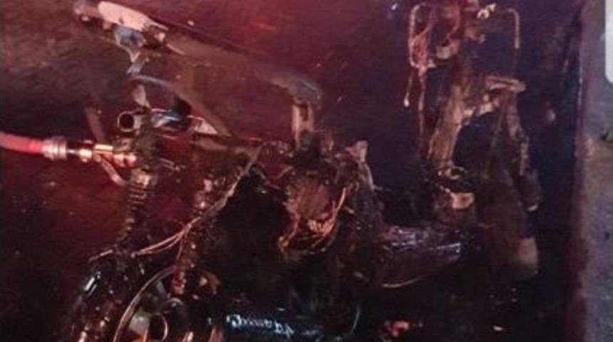 Polise Yakalanmamak İ&ccedil;in Motosikleti Ateşe Verdi