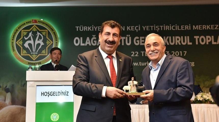 Bakan Fakıbaba K&uuml;&ccedil;&uuml;kbaş Hayvancılık Sekt&ouml;r&uuml;n&uuml;n Sorunlarını Dinledi