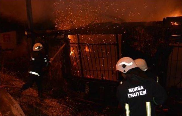 Bursa'da Kereste Atölyesinde Yangın