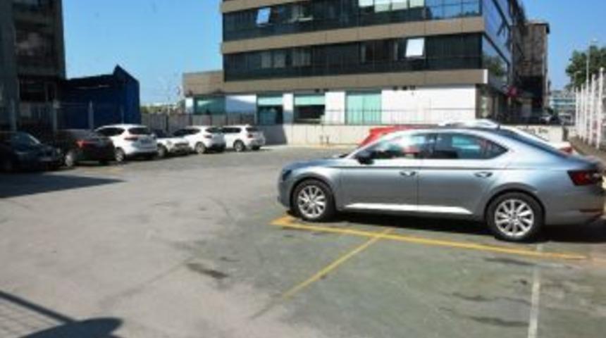 İzmit Belediyesi&rsquo;nden Kiralık Otopark Yeri
