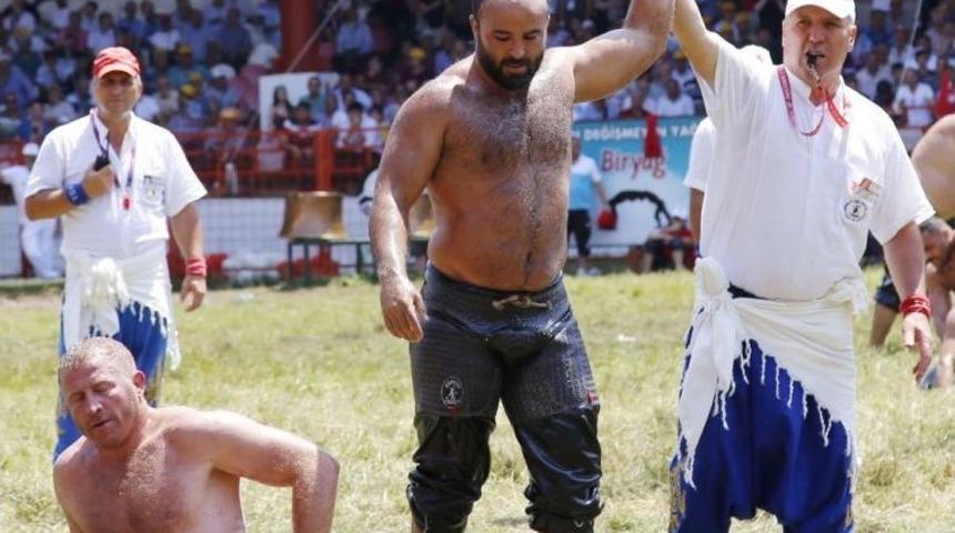 Okulu 3 G&uuml;nde 3 Ayrı Şehirde 3 Altın Kemer Kazandı