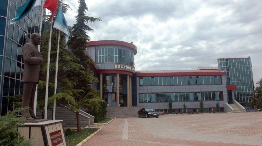 Van Yy&uuml;, Katar&rsquo;a &lsquo;t&uuml;rk&ccedil;e Dil Eğitim Merkezi&rsquo; A&ccedil;ıyor