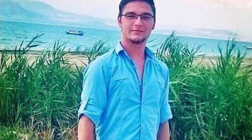 Otomobil Trakt&ouml;re &Ccedil;arptı: 1 &Ouml;l&uuml;, 3 Yaralı