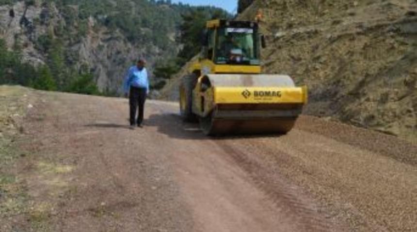 Dereköy Ve Büyükalan Grup Yolu Yenileniyor