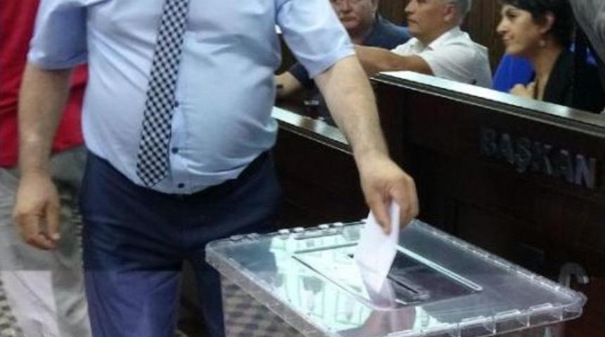 Edremit Belediyesi'nde G&ouml;rev Ertaş'ta