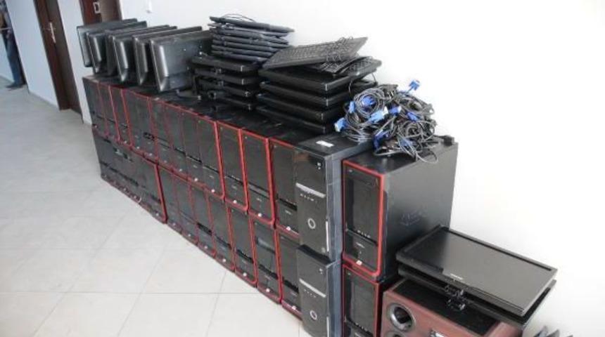 Okuldan 31 Adet Bilgisayar &Ccedil;aldılar