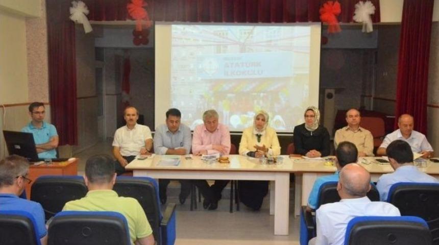 Merkez İl&ccedil;e Okul Ve Kurum M&uuml;d&uuml;rleri Toplatısı