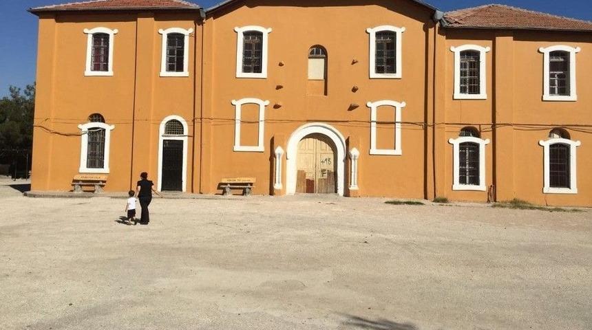 Sarı Okul K&uuml;lt&uuml;r M&uuml;zesi Olacak