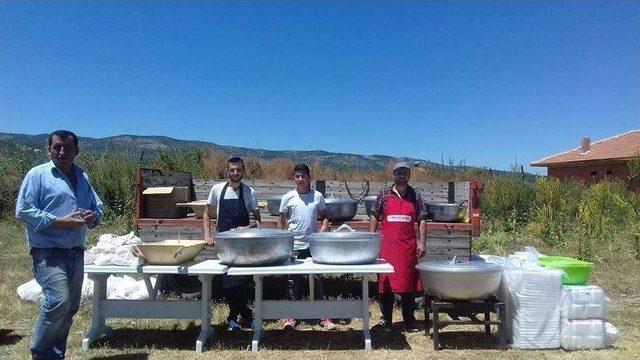 Altıntaş&rsquo;ta Hacı Pilavı Geleneği 1